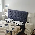 Hampton Court 아파트
