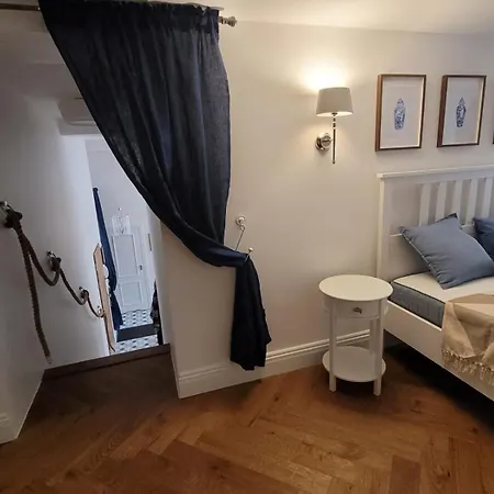 아파트 Hampton Court *
